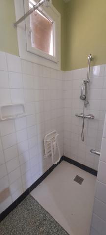 MAISON T4 A RAFRAICHIR AVEC JARDIN ARBORE DE 850 M²