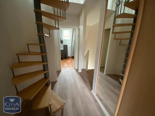 Appartement à louer 3 pièces 79.03m² Charleville-Mézières (08000)
