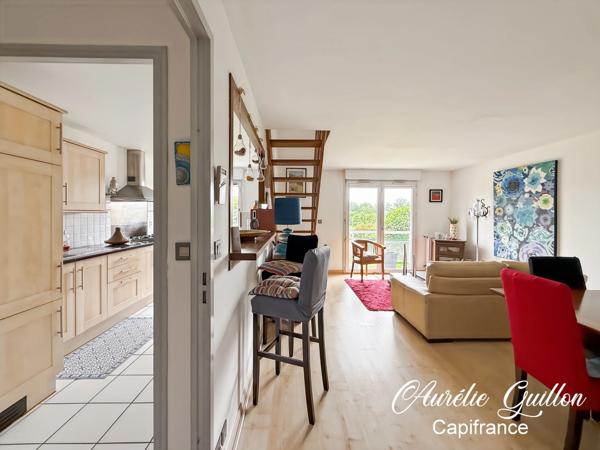 Appartement T2 en duplex de 60 m² avec balcon plein sud, garage et stationnement – Centre-ville de Ploërmel à pied