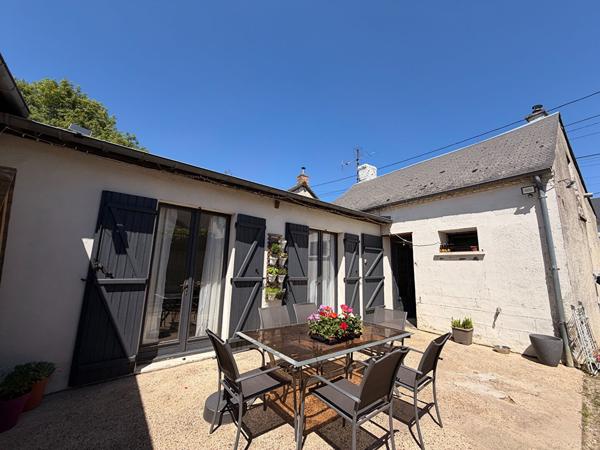 SAINTE GENEVIEVE MAISON VIE DE PLAIN PIED SALON SALLE A MANGER CUISINE 2 CHAMBRES SALLE D'EAU PREAU JARDIN