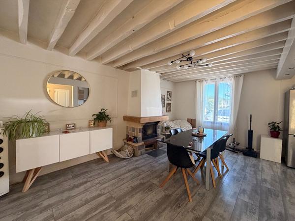 SAINTE GENEVIEVE MAISON VIE DE PLAIN PIED SALON SALLE A MANGER CUISINE 2 CHAMBRES SALLE D'EAU PREAU JARDIN