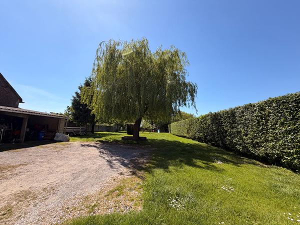 SAINTE GENEVIEVE MAISON VIE DE PLAIN PIED SALON SALLE A MANGER CUISINE 2 CHAMBRES SALLE D'EAU PREAU JARDIN