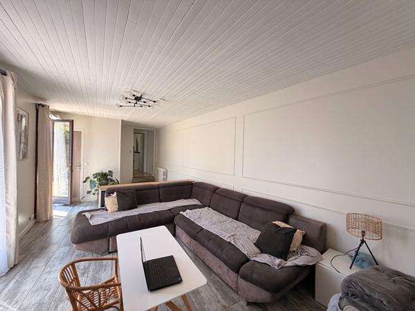 SAINTE GENEVIEVE MAISON VIE DE PLAIN PIED SALON SALLE A MANGER CUISINE 2 CHAMBRES SALLE D'EAU PREAU JARDIN
