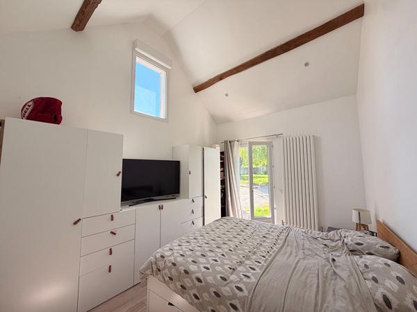 SAINTE GENEVIEVE MAISON VIE DE PLAIN PIED SALON SALLE A MANGER CUISINE 2 CHAMBRES SALLE D'EAU PREAU JARDIN