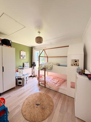 SAINTE GENEVIEVE MAISON VIE DE PLAIN PIED SALON SALLE A MANGER CUISINE 2 CHAMBRES SALLE D'EAU PREAU JARDIN
