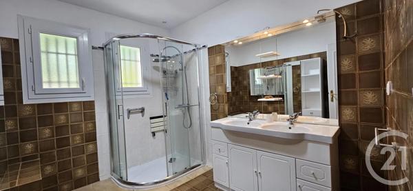 Maison à vendre  6 pièces - 134,24 m 2   MONTLUCON  - 03