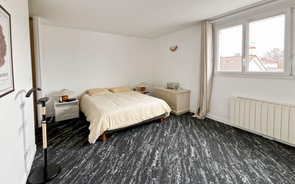 Maison à vendre    5 pièces • 157 m2 Le Perray-en-Yvelines