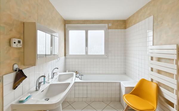 Maison à vendre    5 pièces • 157 m2 Le Perray-en-Yvelines