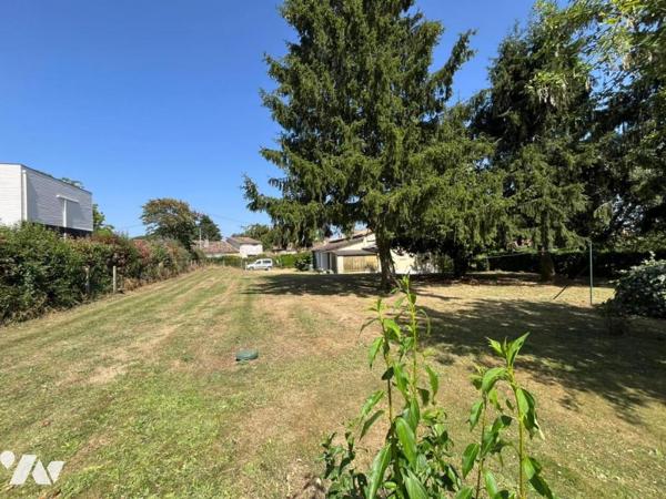 LUSIGNAN – Longère avec dépendances et potentiel d'agrandissement