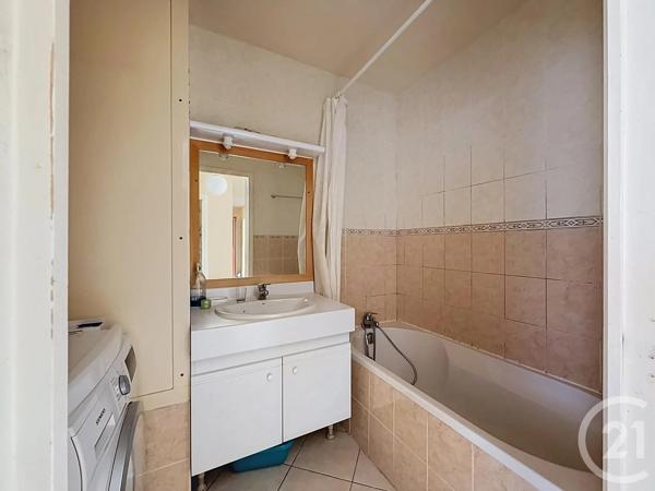 Appartement F4 à vendre  4 pièces - 77,45 m 2   LYON  - 69007