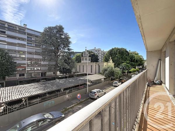Appartement F4 à vendre  4 pièces - 77,45 m 2   LYON  - 69007