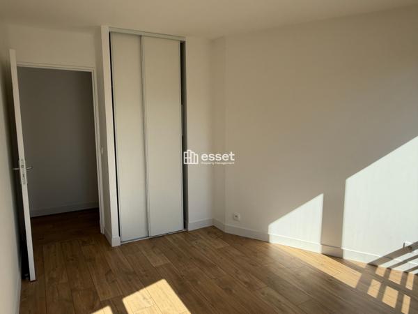 Location Appartement 4 pièces 86.12 m² - La Garenne-colombes 92250