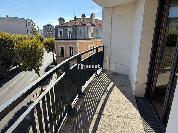 Location Appartement 4 pièces 86.12 m² - La Garenne-colombes 92250
