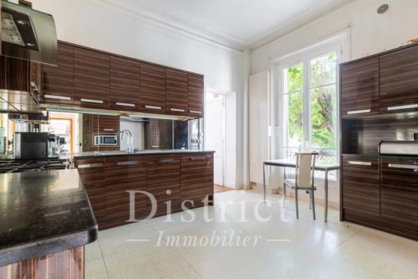 # Maison – 617m² – Saint-Maurice