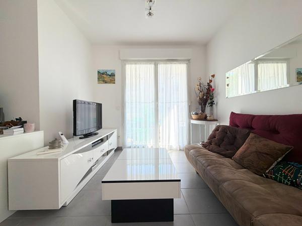 A VENDRE 84120 PERTUIS APPARTEMENT TYPE 2 PIECES AVEC BALCON, GARAGE ET 1 PLACE DE STATIONNEMENT