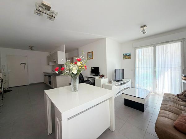 A VENDRE 84120 PERTUIS APPARTEMENT TYPE 2 PIECES AVEC BALCON, GARAGE ET 1 PLACE DE STATIONNEMENT