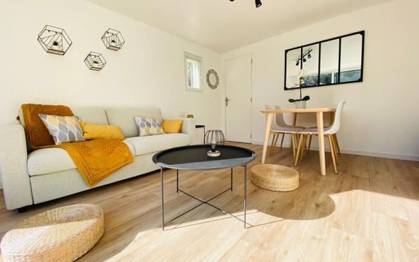 Maison à louer    8 pièces •  Véretz