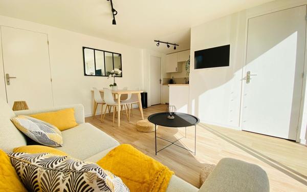 Maison à louer    8 pièces •  Véretz