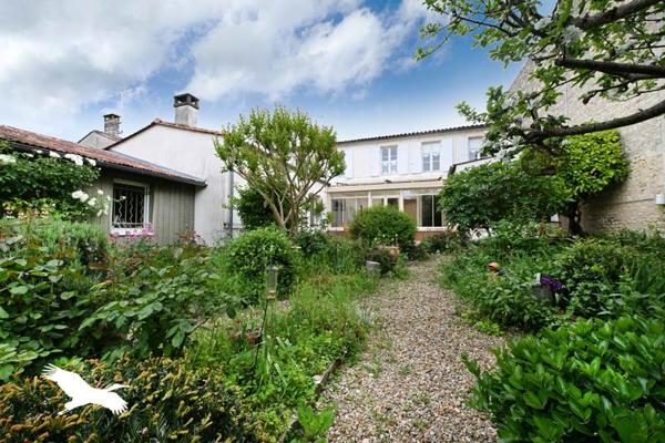 Maison à vendre |  Jarnac |  6 pièces | 150 m²