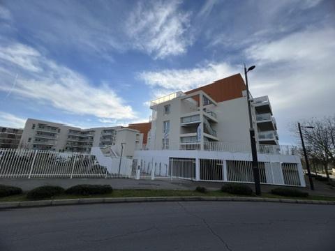 Monteux (84170) MONTEUX (84) studio meublé 31 m2