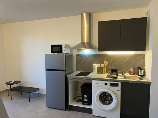 Monteux (84170) MONTEUX (84) studio meublé 31 m2