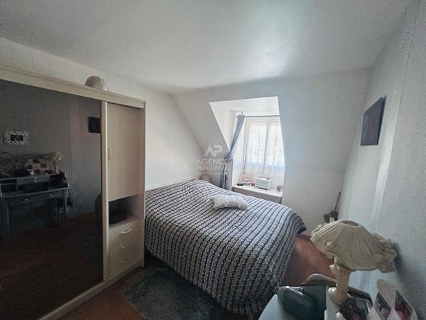 Maison indépendante 5 pièces, Triel-sur-Seine, Quartier calme en impasse €393 000 ** - Référence 1096