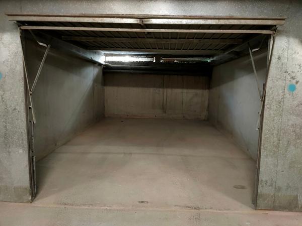 Garage / box Balaruc Les Bains - 21 m2