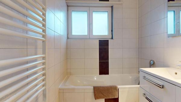 Ensemble immobilier de 2 appartements / Maison individuelle