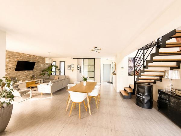 Maison contemporaine à vendre à Châteaugiron 131 m² 3 chambres Quartier calme