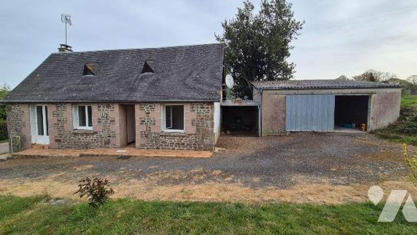 2 MIN GORRON: une maison d'habitation comprenant:
- Hall d'entrée, salon/séjour, cuisine, déga...