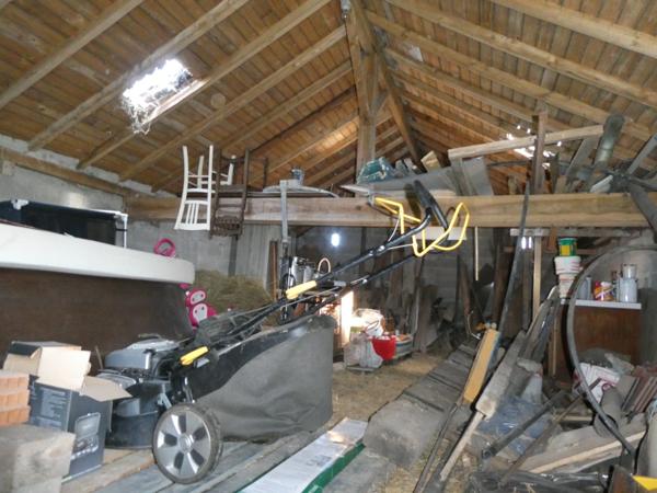 RUPT SUR MOSELLE (88) Ferme à conforter T7 de 160m² , hangar, terrain 1000m²+ 2 hectares loués à un agriculteur.