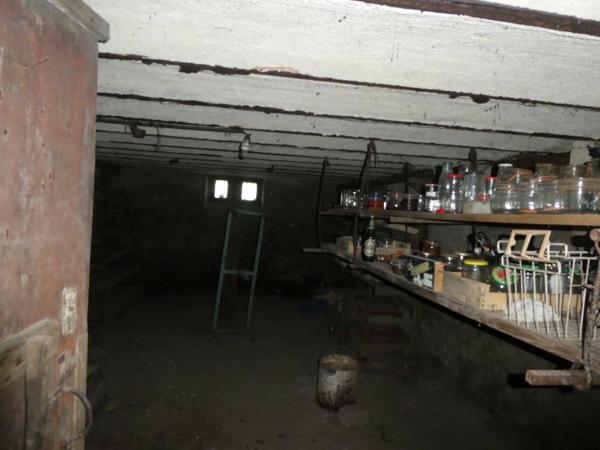 RUPT SUR MOSELLE (88) Ferme à conforter T7 de 160m² , hangar, terrain 1000m²+ 2 hectares loués à un agriculteur.