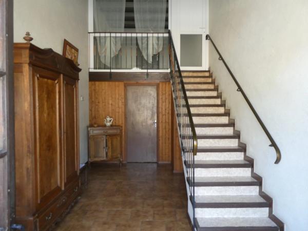 RUPT SUR MOSELLE (88) Ferme à conforter T7 de 160m² , hangar, terrain 1000m²+ 2 hectares loués à un agriculteur.