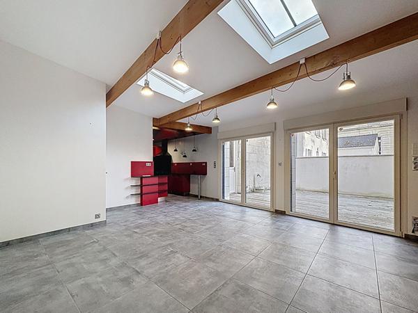 A vendre - Maison avec studio - 6 pièces - 148m² - DV6028