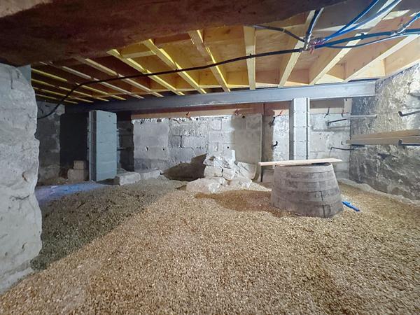 A vendre - Maison avec studio - 6 pièces - 148m² - DV6028