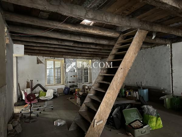 Ensemble immobilier de 500 m² composé de deux bâtiments MIRECOURT Mirecourt (88500)