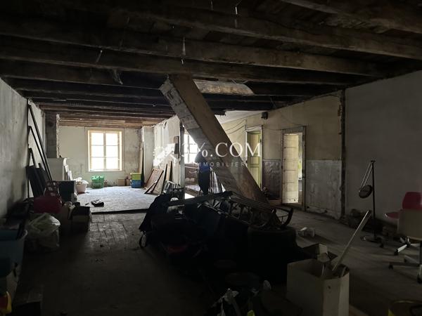 Ensemble immobilier de 500 m² composé de deux bâtiments MIRECOURT Mirecourt (88500)