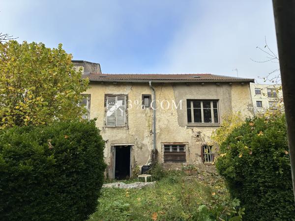 Ensemble immobilier de 500 m² composé de deux bâtiments MIRECOURT Mirecourt (88500)