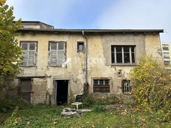 Ensemble immobilier de 500 m² composé de deux bâtiments MIRECOURT Mirecourt (88500)