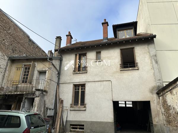 Ensemble immobilier de 500 m² composé de deux bâtiments MIRECOURT Mirecourt (88500)