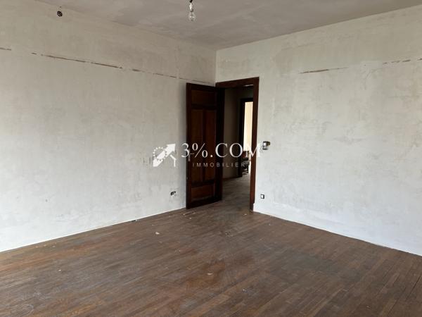 Ensemble immobilier de 500 m² composé de deux bâtiments MIRECOURT Mirecourt (88500)