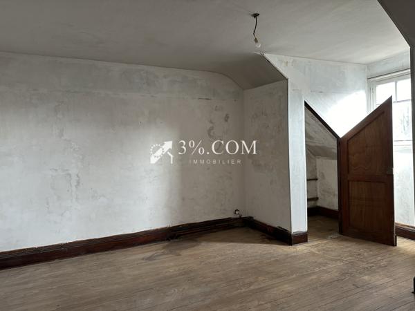 Ensemble immobilier de 500 m² composé de deux bâtiments MIRECOURT Mirecourt (88500)