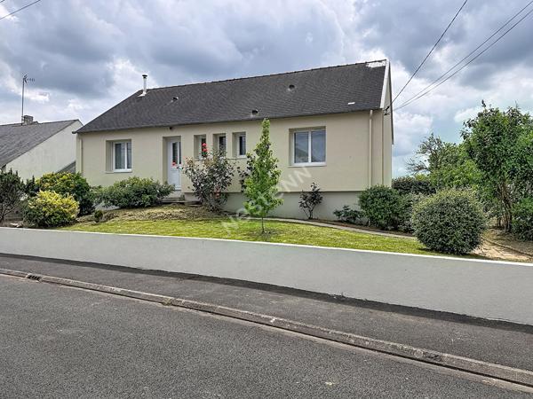 Maison rénovée 5 pièces à vendre à Saint Florent le Vieil - 4 chambres - jardin et sous-sol complet -Emplacement idéal !