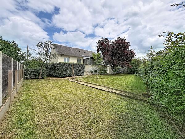 Maison rénovée 5 pièces à vendre à Saint Florent le Vieil - 4 chambres - jardin et sous-sol complet -Emplacement idéal !