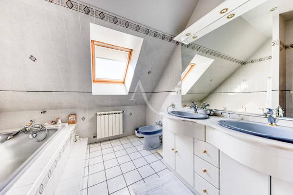 Maison Pontault Combault 6 pièce(s) 116.5 m2