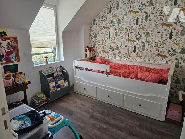 A Cancale, maison de 2023, belle vue mer, proche plage de Port Mer, comprenant : une entrée ave...