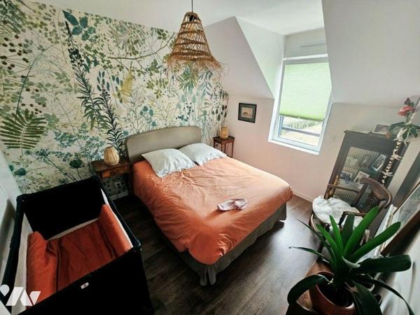 A Cancale, maison de 2023, belle vue mer, proche plage de Port Mer, comprenant : une entrée ave...