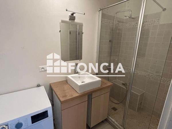 Location Studio 28.6 m² - 18 RUE DES SOURCES Le Plessis Robinson 92350