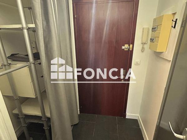 Location Studio 28.6 m² - 18 RUE DES SOURCES Le Plessis Robinson 92350