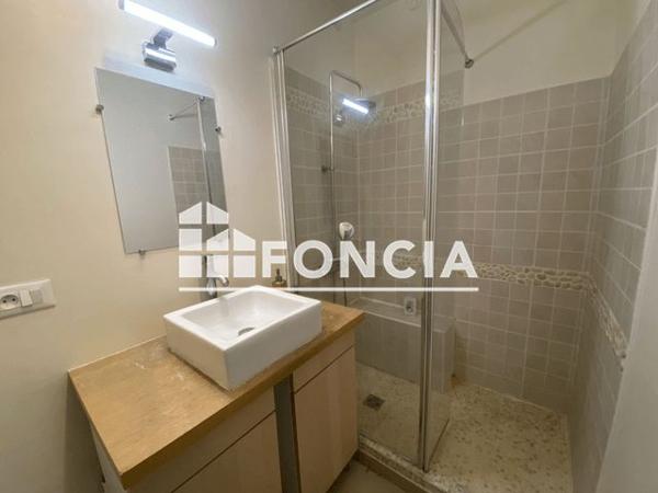 Location Studio 28.6 m² - 18 RUE DES SOURCES Le Plessis Robinson 92350